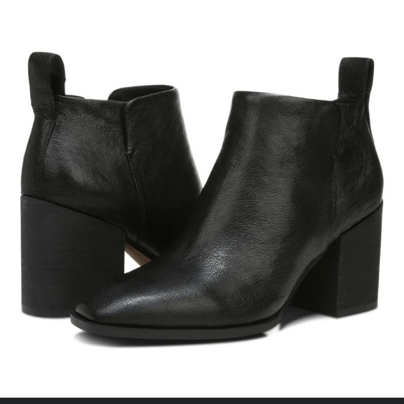 Vionic Black leather square toe Lyssa ankle Chelsea boots size 7.5 - Picture 2 of 13